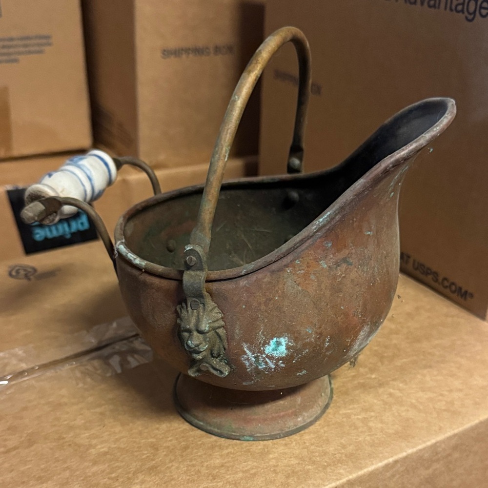 Vintage Copper Coal Scuttle with Handle Lions Head